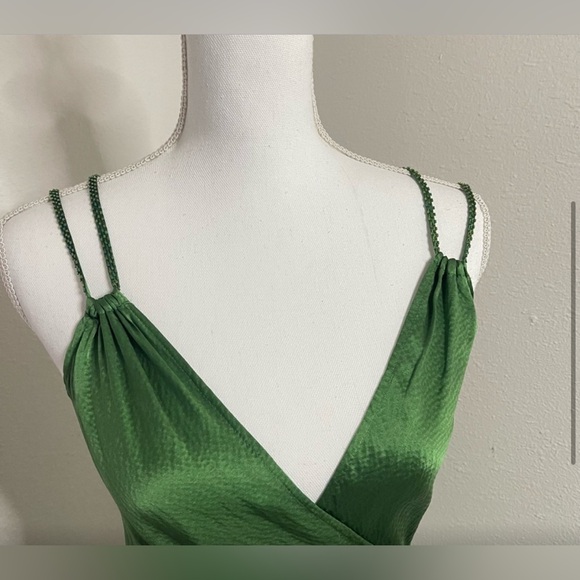 BCBG MAXAZRIA HAMMERED SILK HIGH LOW DRESS W STRAP BEADED EMBELLISHMENT SZ M - Picture 3 of 16